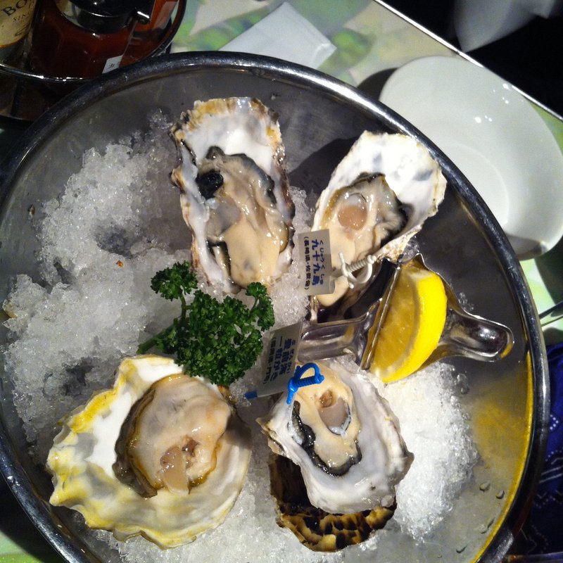 生牡蠣(Oyster Bar ジャックポット新宿)