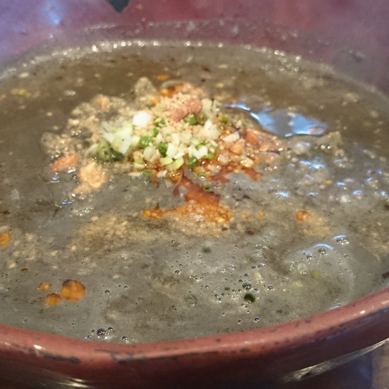 黒胡麻担々麺(ダブルハピネスダイニング)