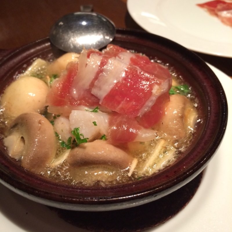 生ハムとマッシュルームのアヒージョ(ミネバル)