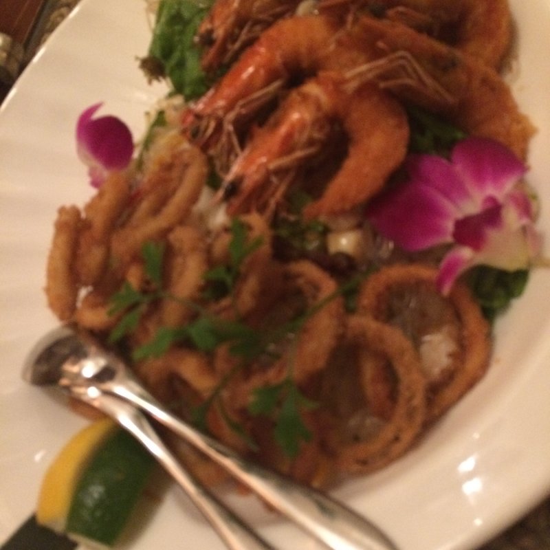 天使海老とスルメイカのココナッツフリット(バリラックス ザ ガーデン 梅田 （BALILax Marubiru Garden Cafe）)