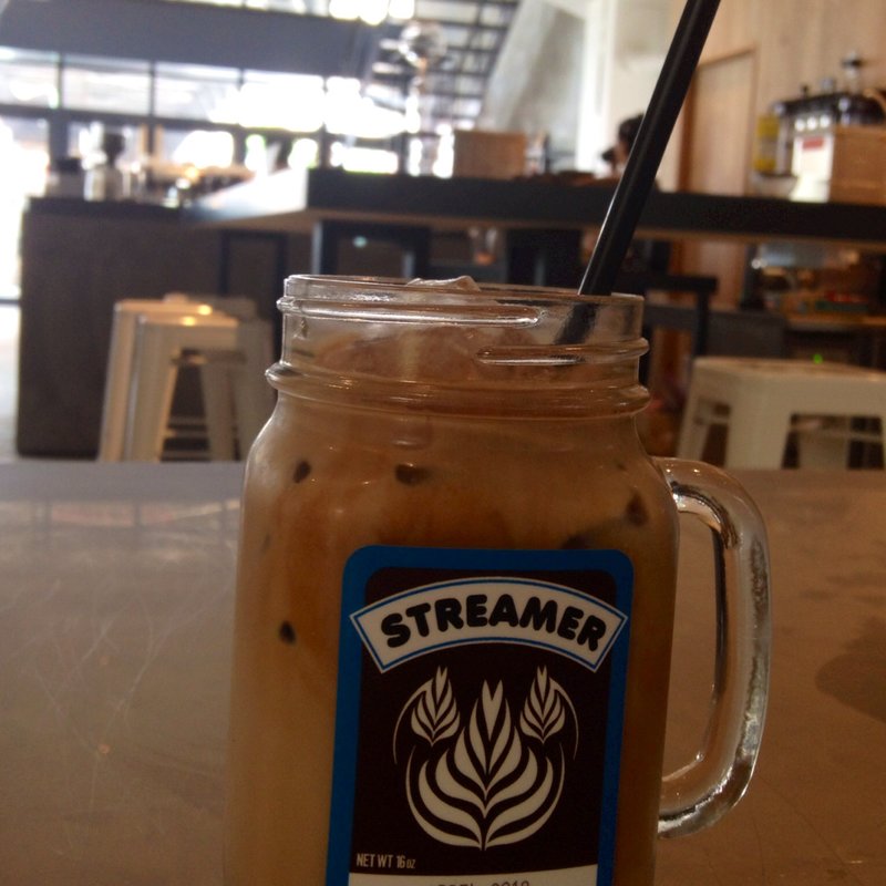 アイスリボルバーラテ(STREAMER COFFEE COMPANY Gohongi)