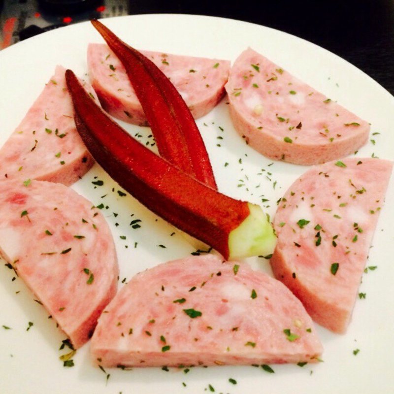 幻の雲仙ポークソーセージ(焼肉海鮮焼処 長崎グリル)