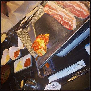 サムギョプサル(韓国家庭料理 イタロー （李太郎）)