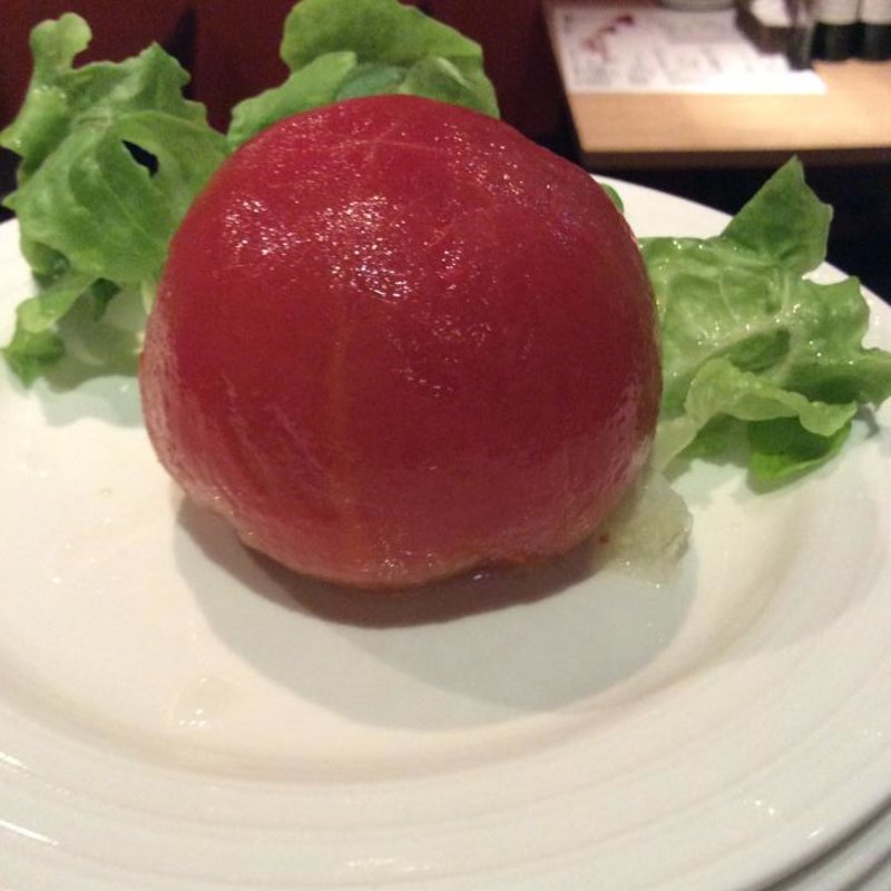 丸ごとトマトのサラダ(勝どきワイン食堂ミキ )