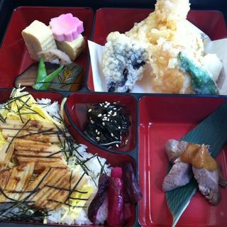 Lunch Box_eel(SobaKoh)