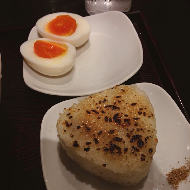 へしこ焼きおにぎりと味玉(麺屋海神)