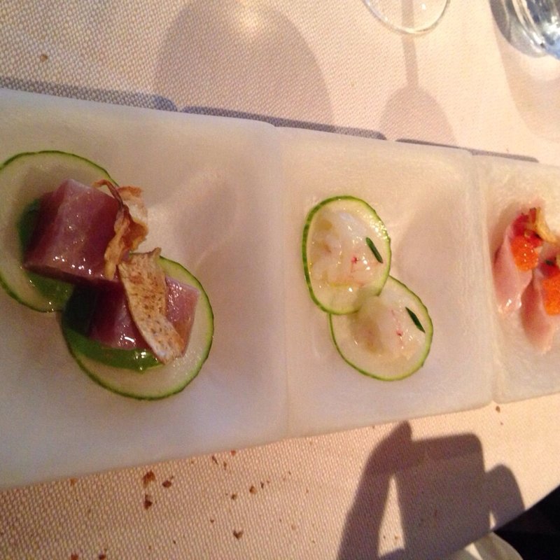 マグロ、エビ、ハマチ(Marea)