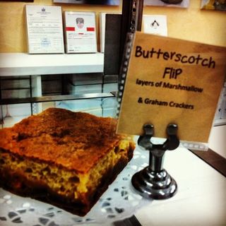 butter scotch flip(FAT WITCH BAKERY)