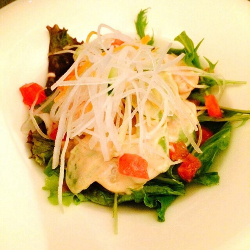 小エビとアボカドのサラダ(出島テラス )