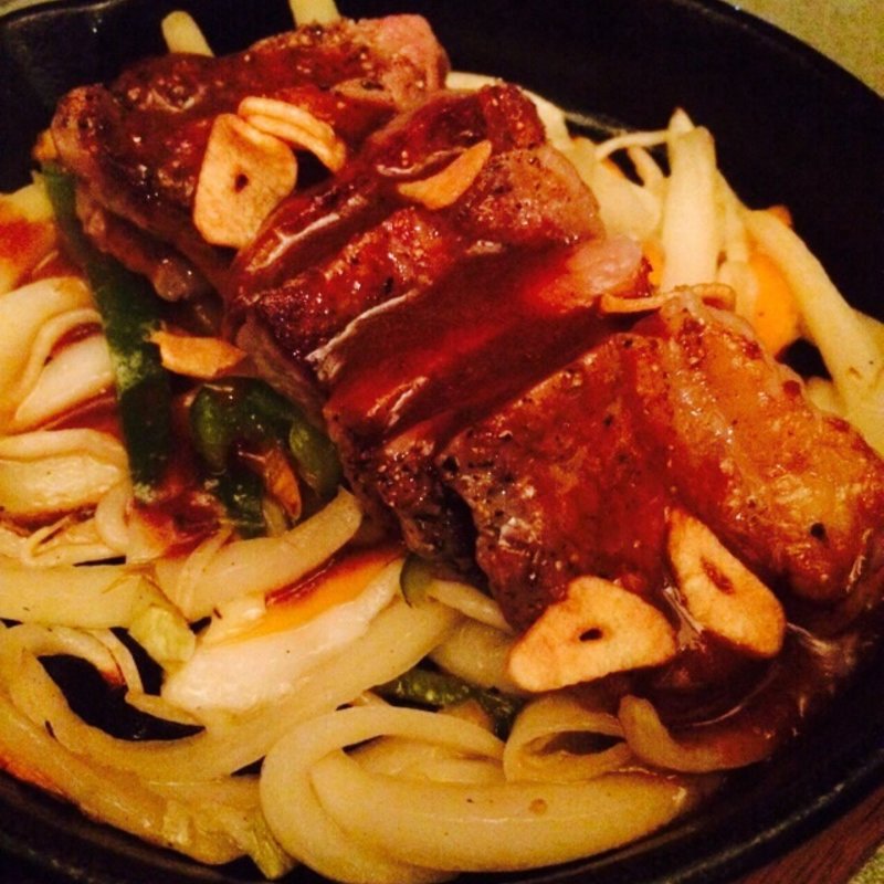 国産牛ロースのステーキ オニオンソース(出島テラス )