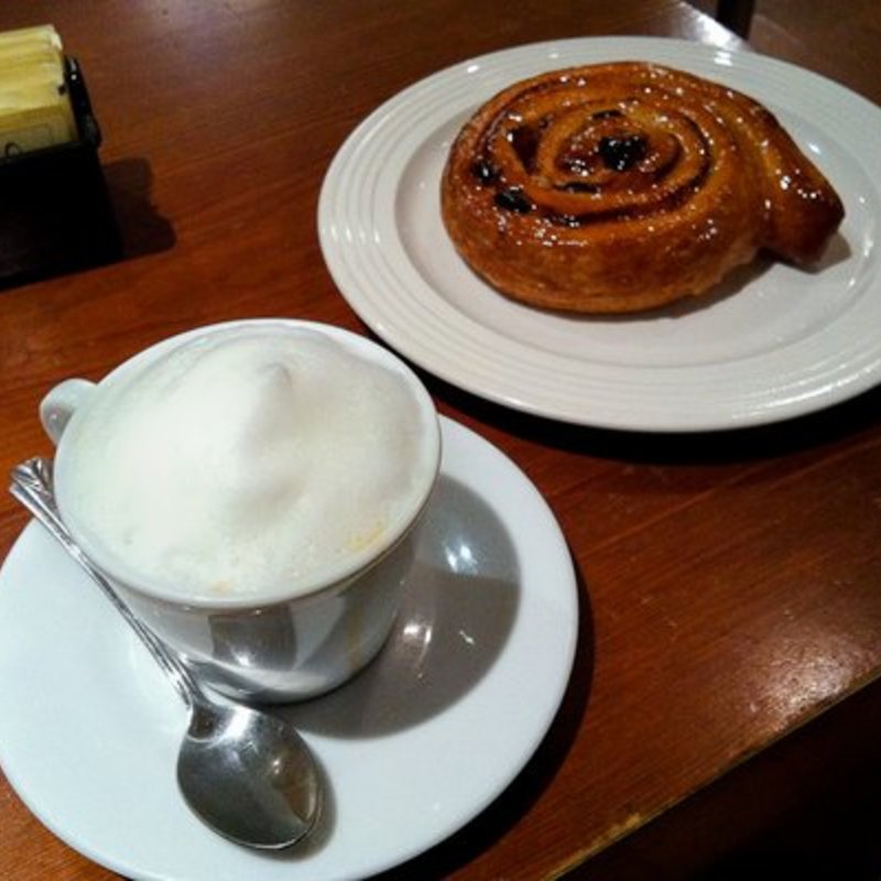 cinamon roll(LA MAISON DU MACARON)