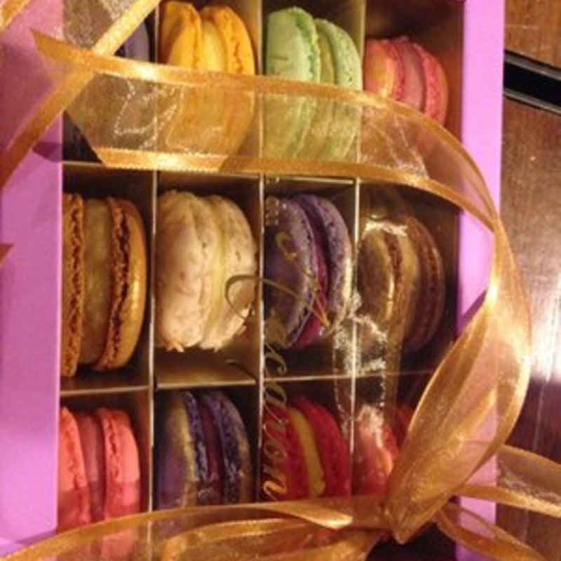 boxed dozen(LA MAISON DU MACARON)