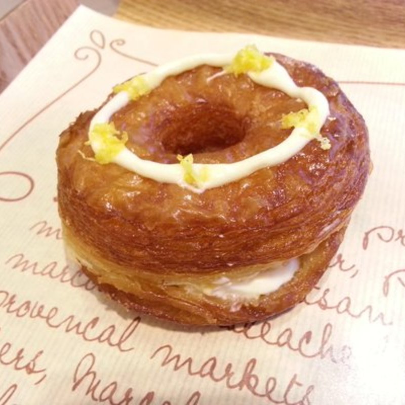 Croissant donut(Paris Baguette)