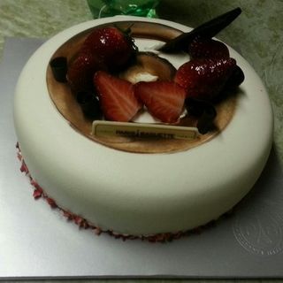 Chocolate strawberry cake(Paris Baguette)