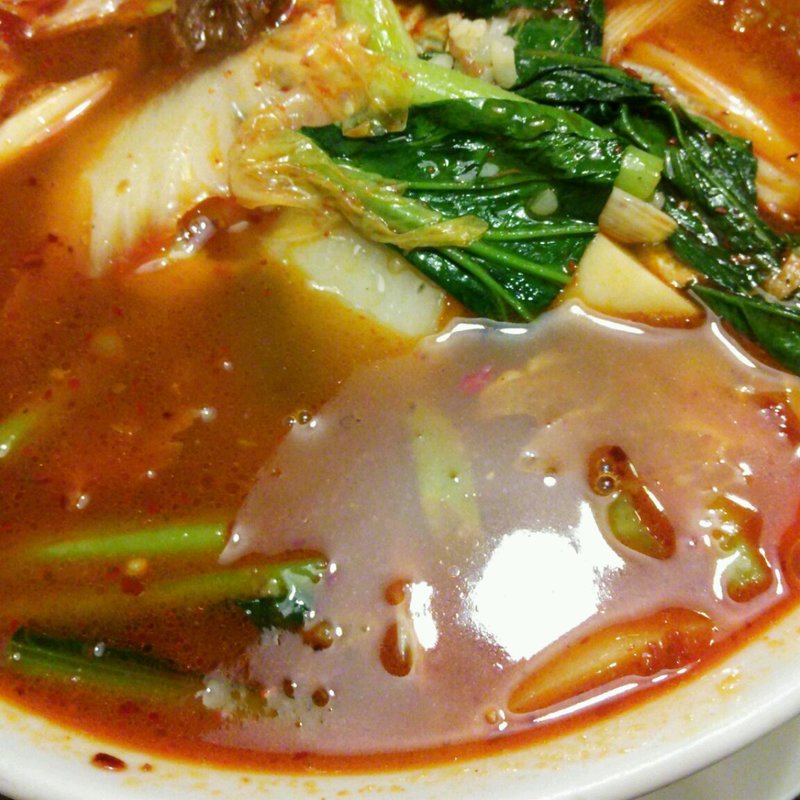 四川ラー油入り牛肉スープご飯(中国料理 桉里(あんり))