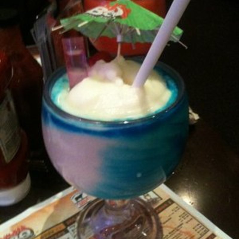 Blue Hawaii piña colada(DALLAS BBQ)