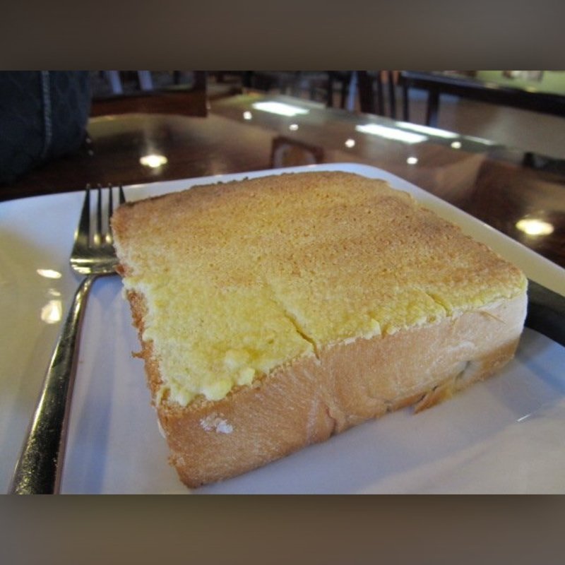 Coconut Sweet Butter Toast(Yumi Teahouse)