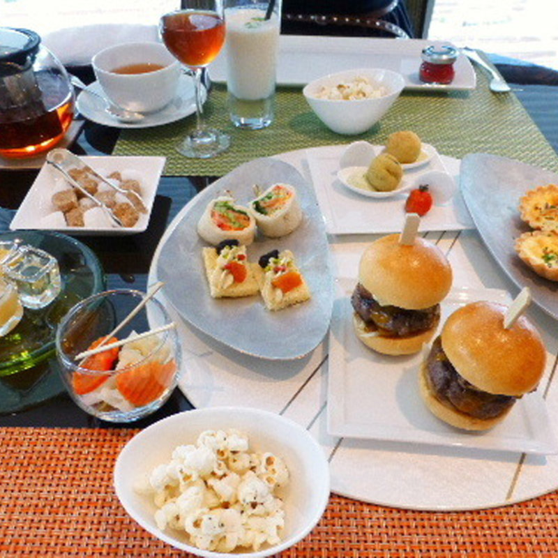 WEEKDAY AFTERNOON(MOTIF （モティーフ【旧店名】エキ・バー＆グリル）)