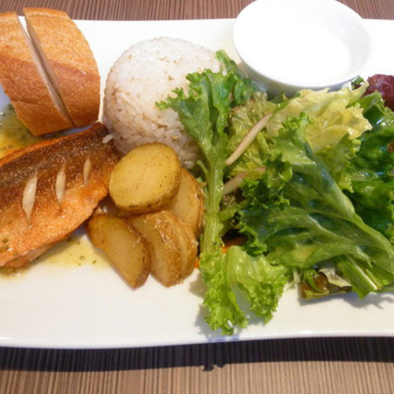 ワンプレートランチ(JIYUGAOKA SIMPLE DISH)