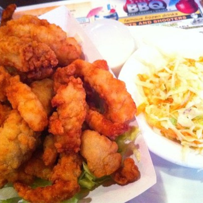 Fried Clams with Cole Slaw(DALLAS BBQ)