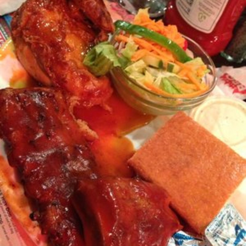Chicken and ribs with salad & corn bread(DALLAS BBQ)