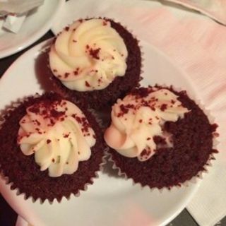 Red Velvet Cupcakes(DALLAS BBQ)