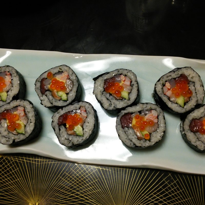 おまかせ巻き寿司(名古屋コーチン かな和)