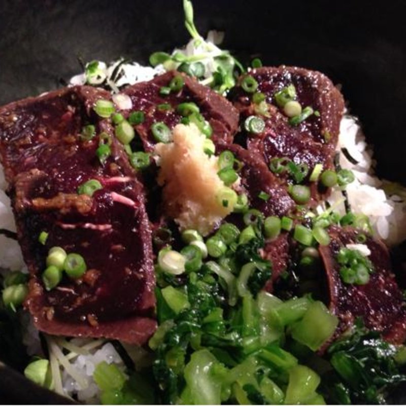 クジラのたたき丼(黒尊 （くろそん）)