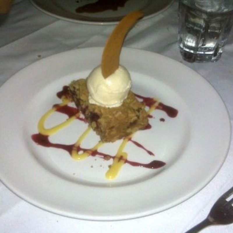 CRANBERRY CRUMB TART Vanilla Bean Ice Cream, Orange Curd(Blue Water Grill)