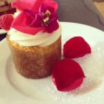 White Chocolate Raspberry Cupcake(Extraordinary Desserts)