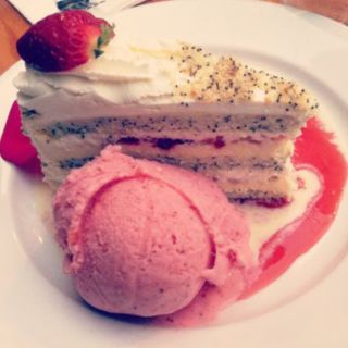 Poppy Seed Cake(Extraordinary Desserts)