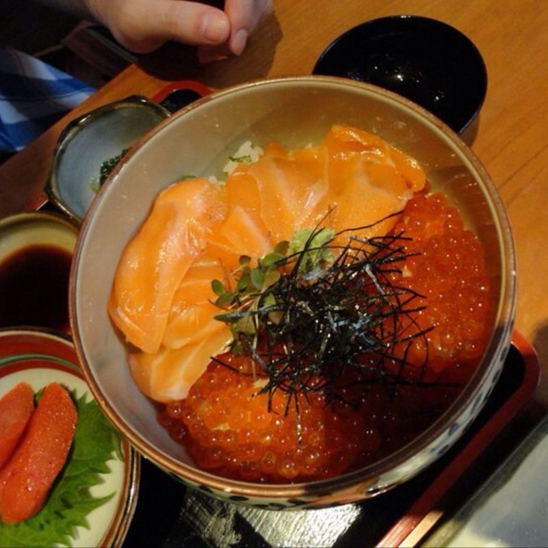 ランチ 海鮮丼(ROBATAYA)