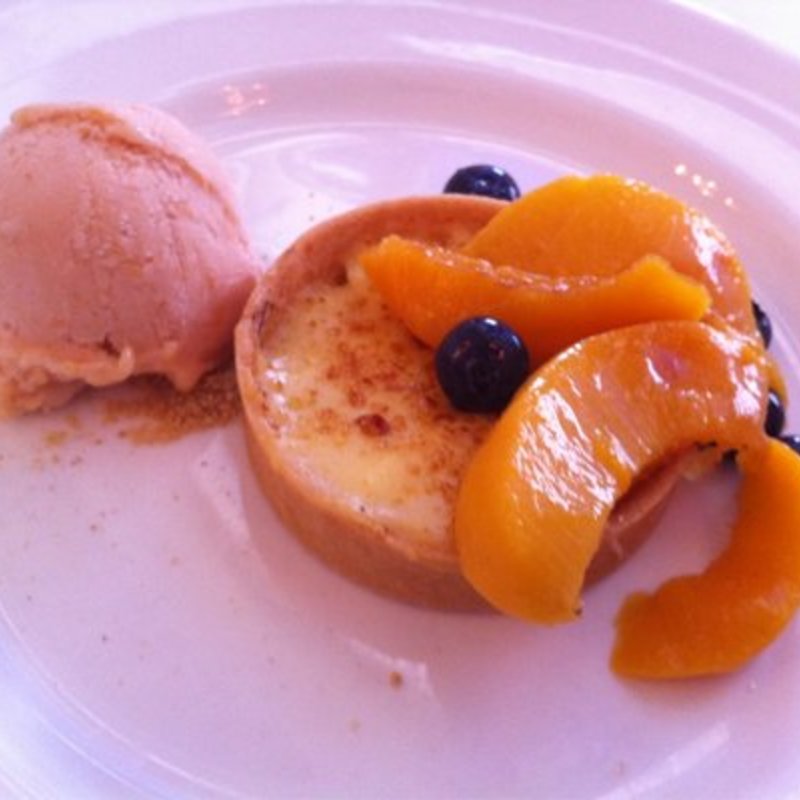 Creme brûlée with sorbet(Blue Water Grill)