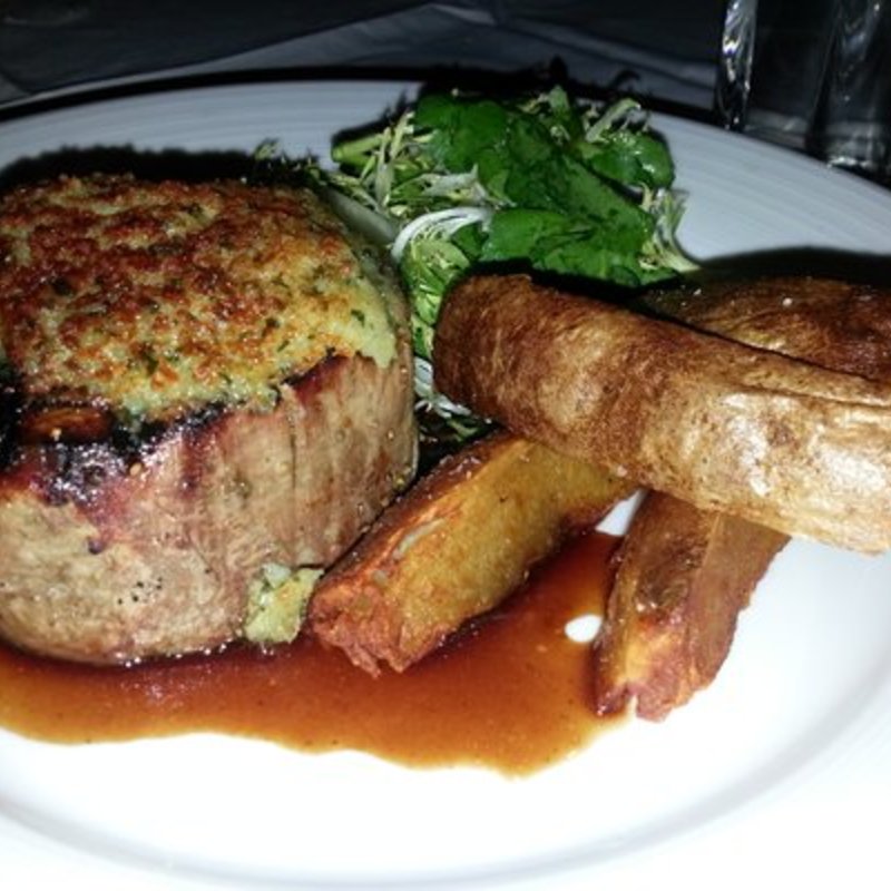 Blue Cheese Crusted Filet Mignon(Blue Water Grill)
