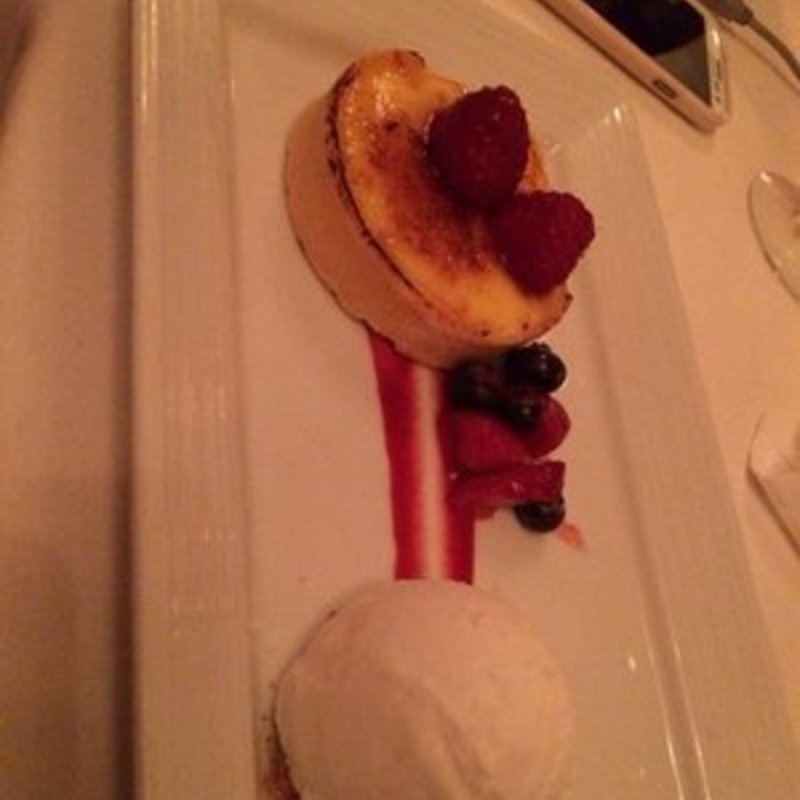 Berry tart dessert(Blue Water Grill)