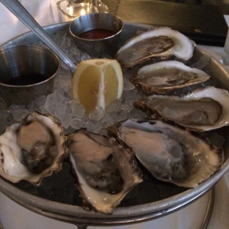 East and West Oysters(Blue Water Grill)