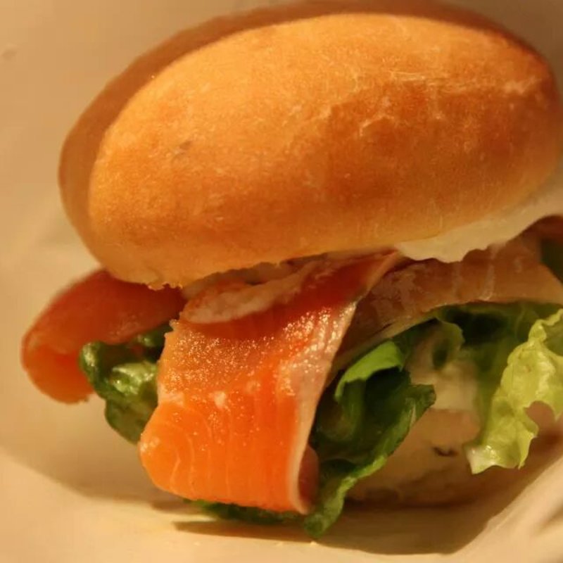 サーモンとリコッタチーズのハンバーガー(AGカフェ （AG cafe）)