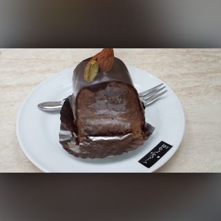 Merrow Cake(Bonjour French Pastry)