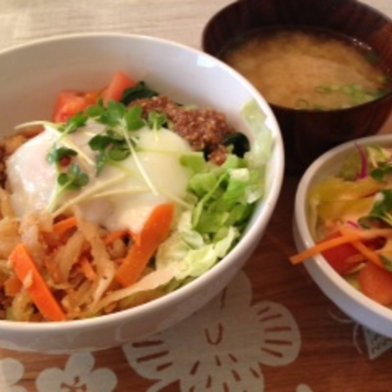 ビビンバランチセット(すずとらカフェ （【旧店名】ベルエキップカフェ・ベジタブル）)