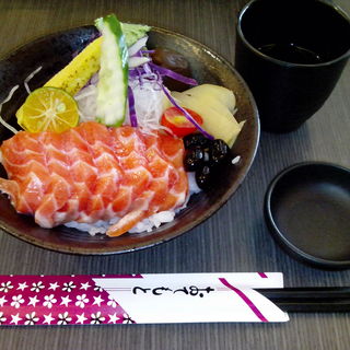鮭魚刺身丼飯(太鮮屋)