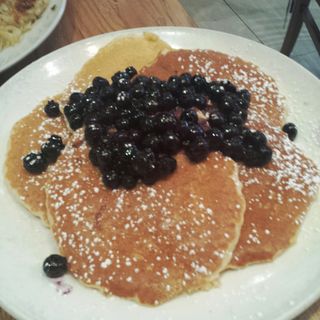 Fresh Glazed Blueberry Pancakes(Wildberry Pancakes and Cafe)