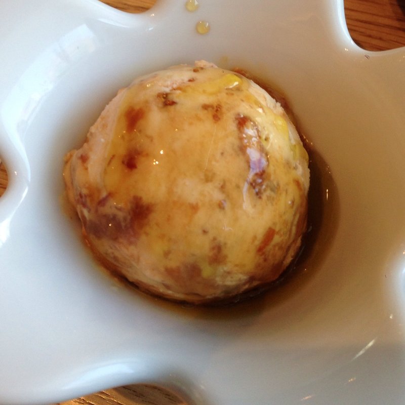 プラリネのバニラアイスミニデザート(ウォルプタス 東京駅グランルーフ店 （VOLPUTAS）)