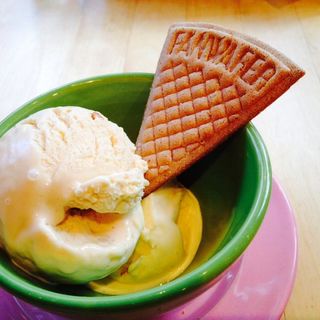 北海道バニラ＆塩キャラメルアイスクリーム(エル．エス　カフェ （L.S Cafe）)