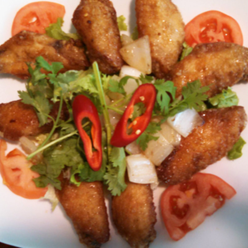 鶏肉の揚げ物(PHO SAIGON)