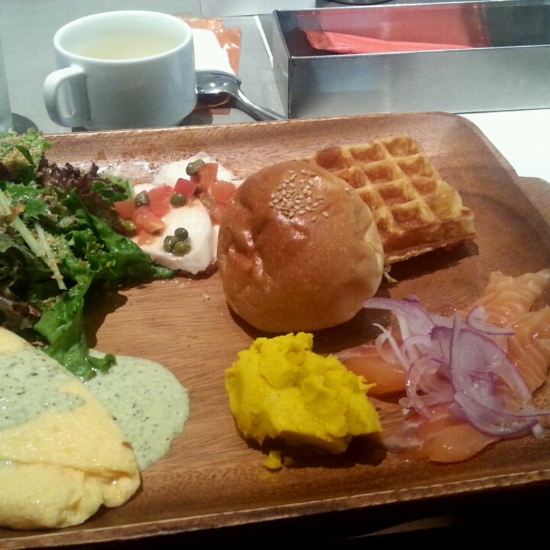 ホリデーヘルシーパワーランチ(グッドモーニングカフェ 池袋ルミネ店 （GOOD MORNING CAFE）)