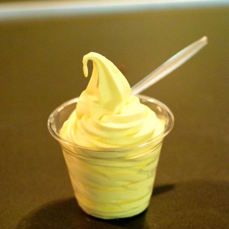 Pineapple Dole whip(King's Hawaiian The local Place)