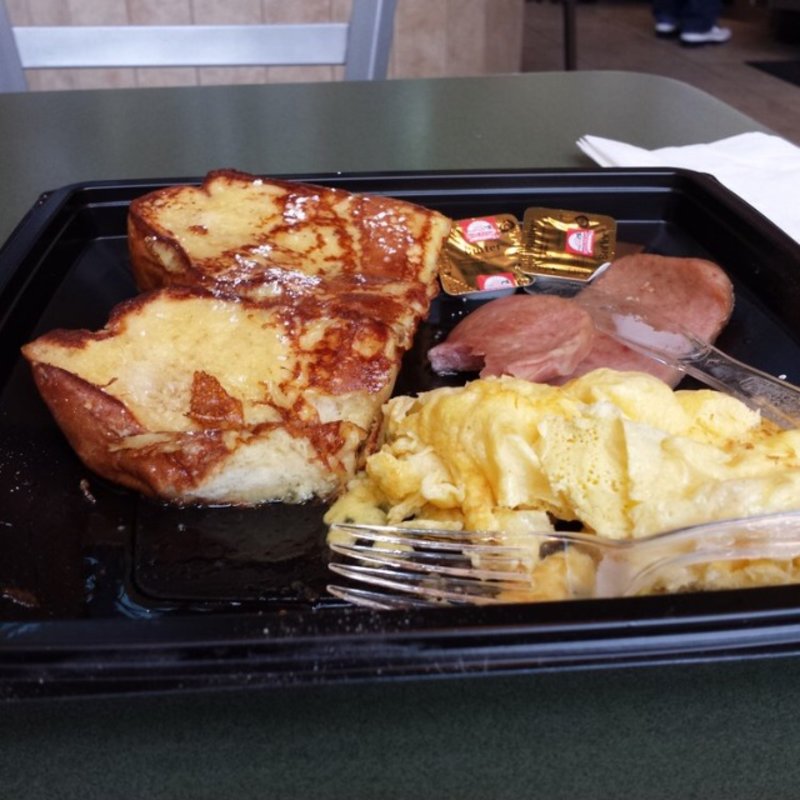 French Toast breakfast(King's Hawaiian The local Place)