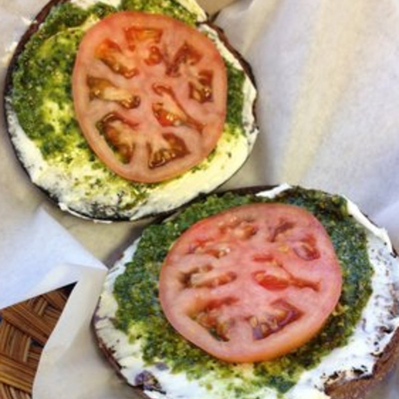 Pesto Tomato with Cream Cheese(Lox of Bagels )