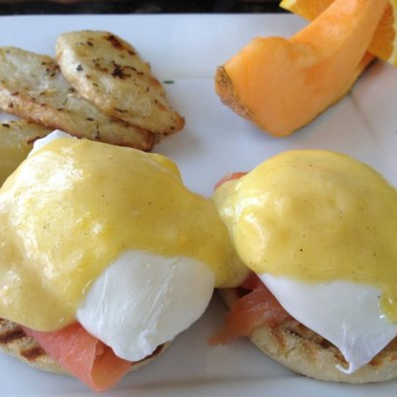 Salmon  Benedict(Cafe Verona)