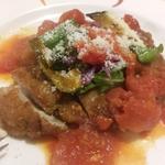 豚肉のミラノ風カツレツ　香味野菜とトマトのソース　